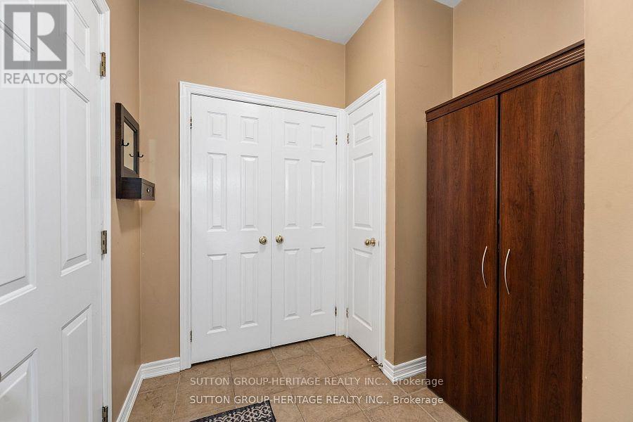 35 Pondmede Crescent, Whitchurch-Stouffville, Ontario  L4A 0E2 - Photo 8 - N12369153