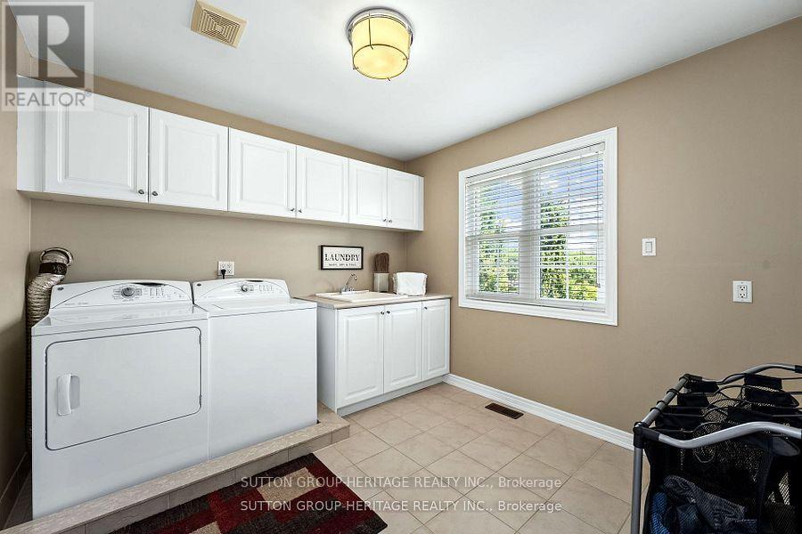 35 Pondmede Crescent, Whitchurch-Stouffville, Ontario  L4A 0E2 - Photo 22 - N12369153