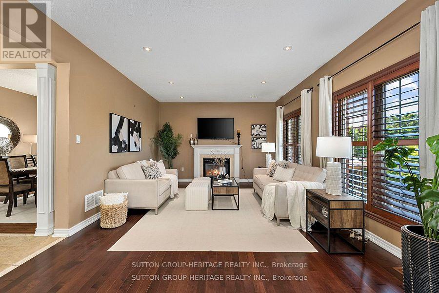 35 Pondmede Crescent, Whitchurch-Stouffville, Ontario  L4A 0E2 - Photo 15 - N12369153