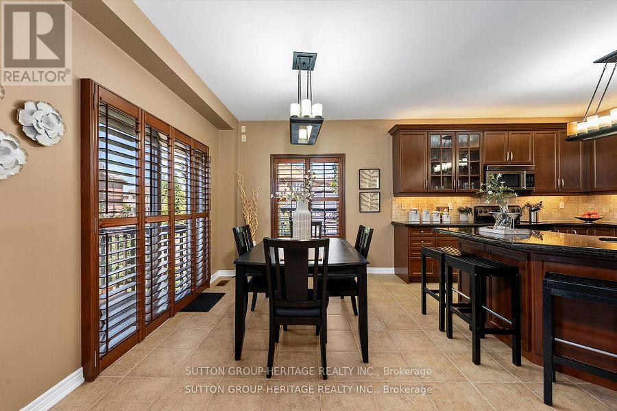 35 Pondmede Crescent, Whitchurch-Stouffville, Ontario  L4A 0E2 - Photo 18 - N12369153