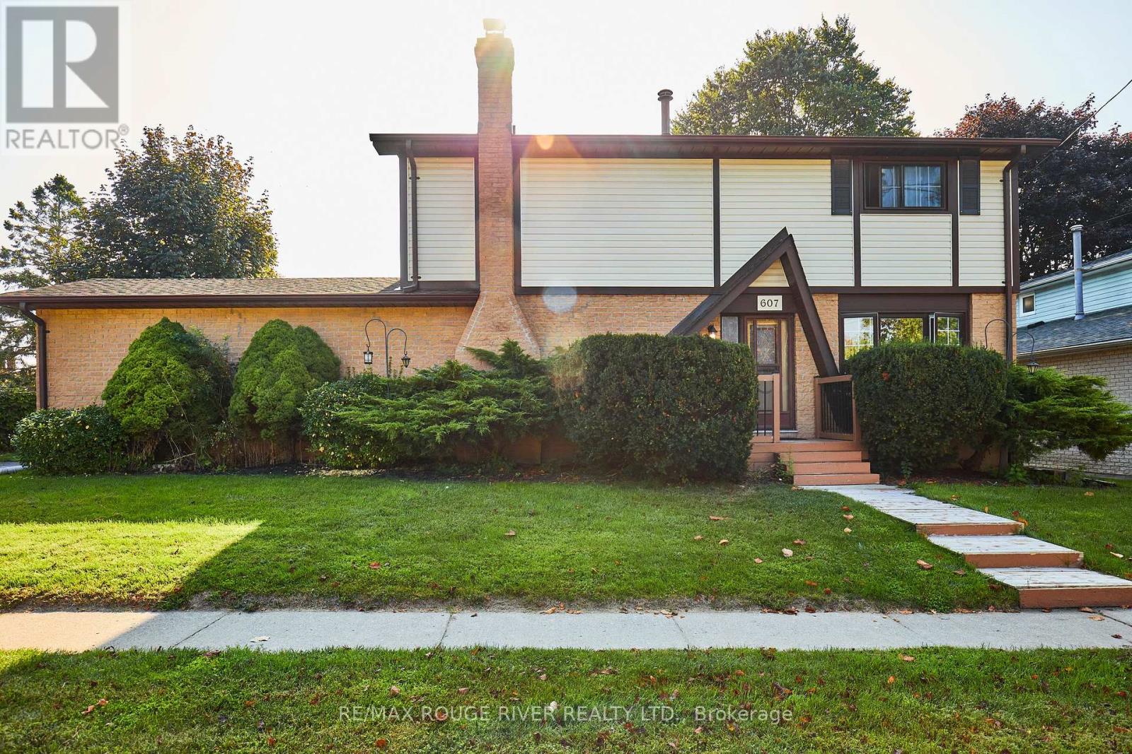 607 CARLISLE STREET, Cobourg, Ontario