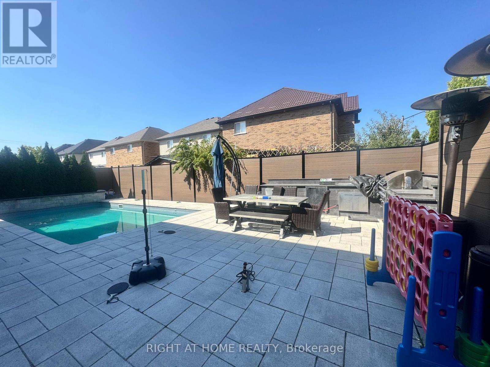 95 Hidden Ridge Crescent, Hamilton, Ontario  L0R 1P0 - Photo 2 - X12418199