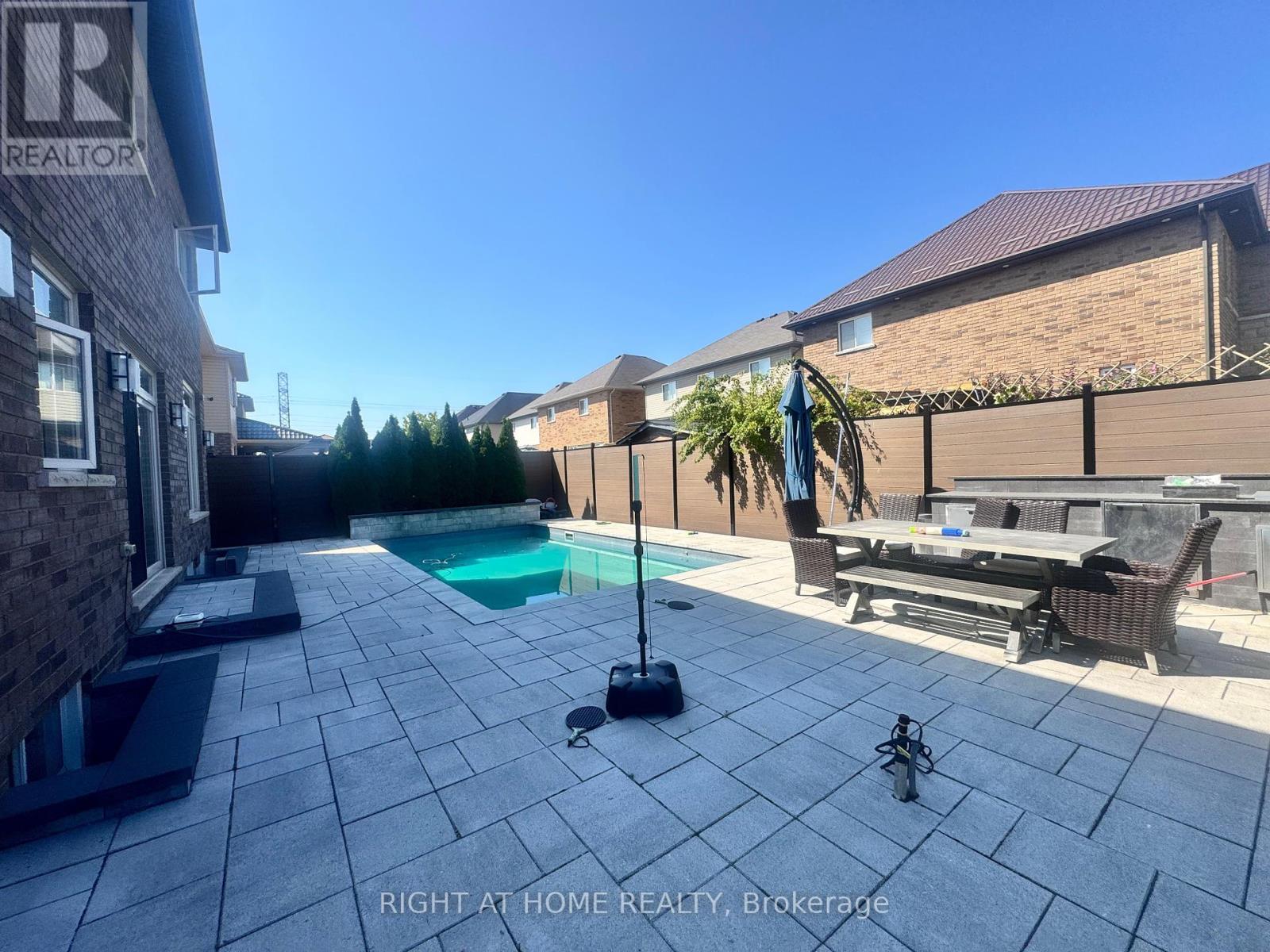 95 Hidden Ridge Crescent, Hamilton, Ontario  L0R 1P0 - Photo 3 - X12418199