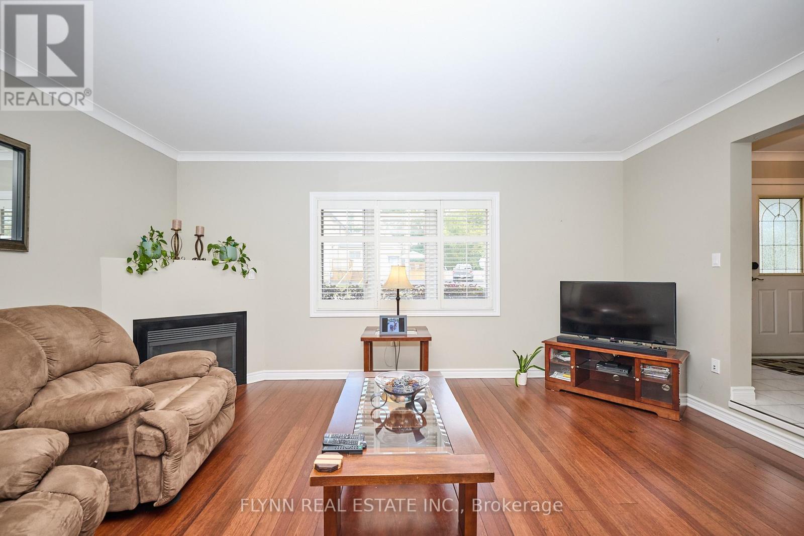3 Brock Street, Thorold, Ontario  L2V 1V7 - Photo 8 - X12418261