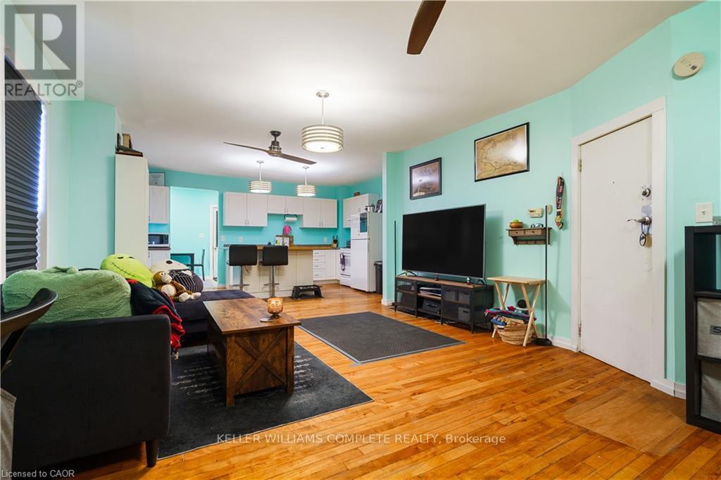 219 Avondale Street, Hamilton, Ontario  L8L 7C4 - Photo 3 - X12418293