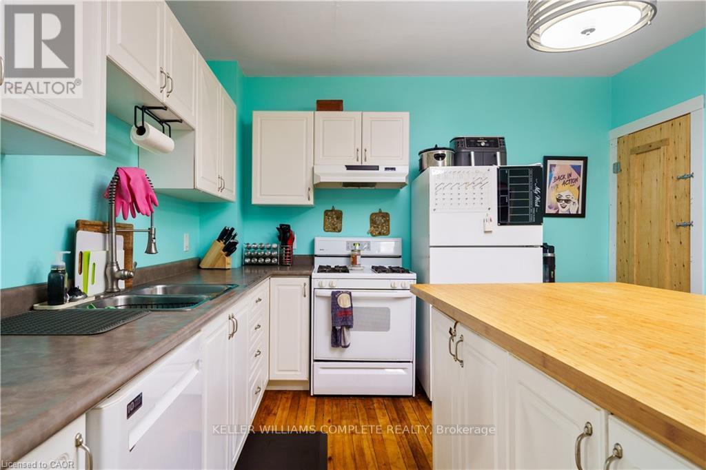 219 Avondale Street, Hamilton, Ontario  L8L 7C4 - Photo 8 - X12418293