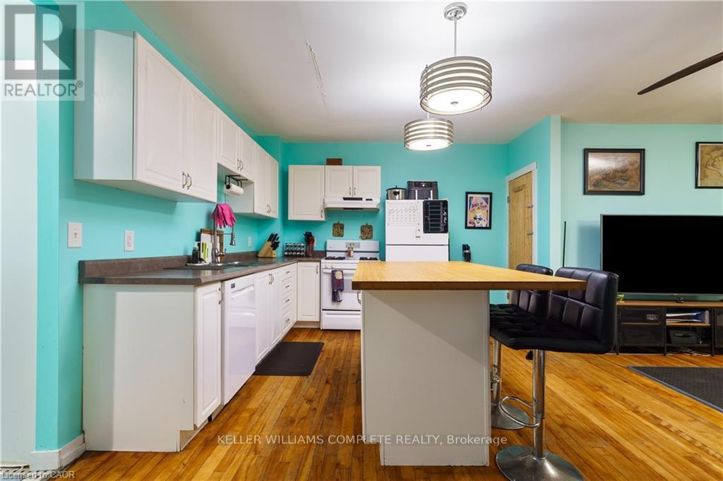 219 Avondale Street, Hamilton, Ontario  L8L 7C4 - Photo 9 - X12418293