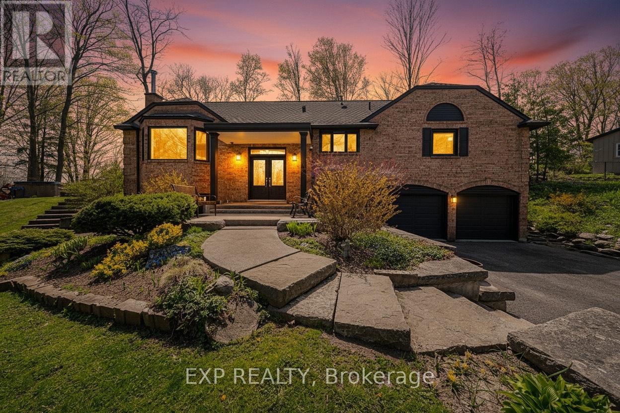 7 VALLEY TRAIL, East Gwillimbury, Ontario