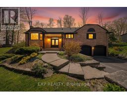 7 VALLEY TRAIL, East Gwillimbury, Ontario