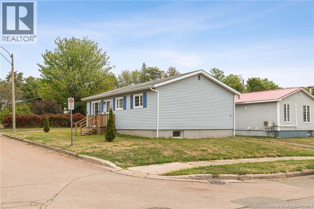 5 Wildwood, Moncton, New Brunswick  E1E 2M4 - Photo 32 - NB126944