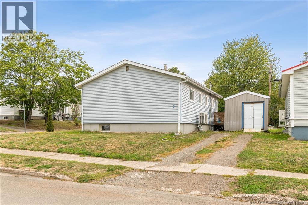 5 Wildwood, Moncton, New Brunswick  E1E 2M4 - Photo 33 - NB126944