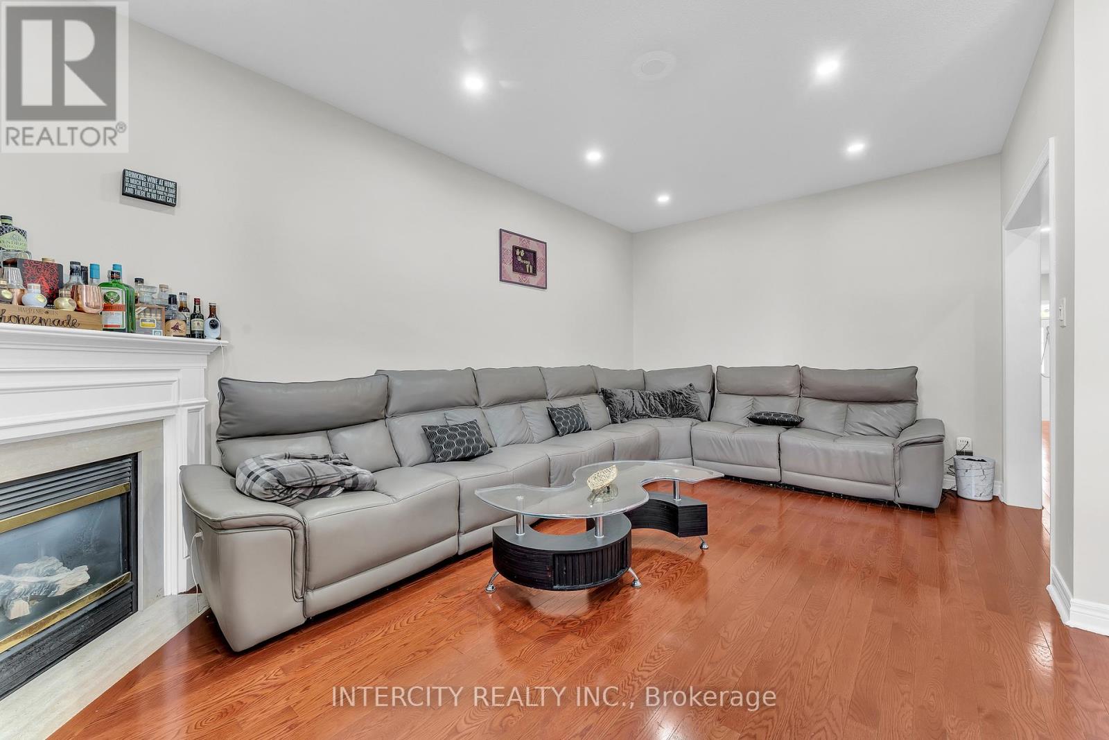 7 Pika Trail, Brampton, Ontario  L6R 2X1 - Photo 13 - W12370907