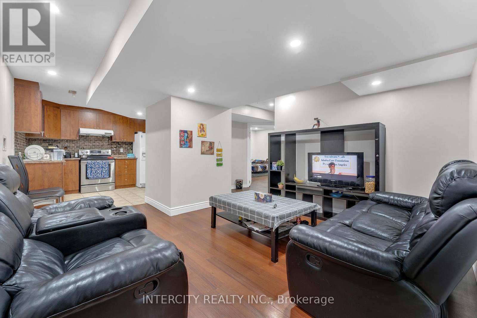 7 Pika Trail, Brampton, Ontario  L6R 2X1 - Photo 24 - W12370907