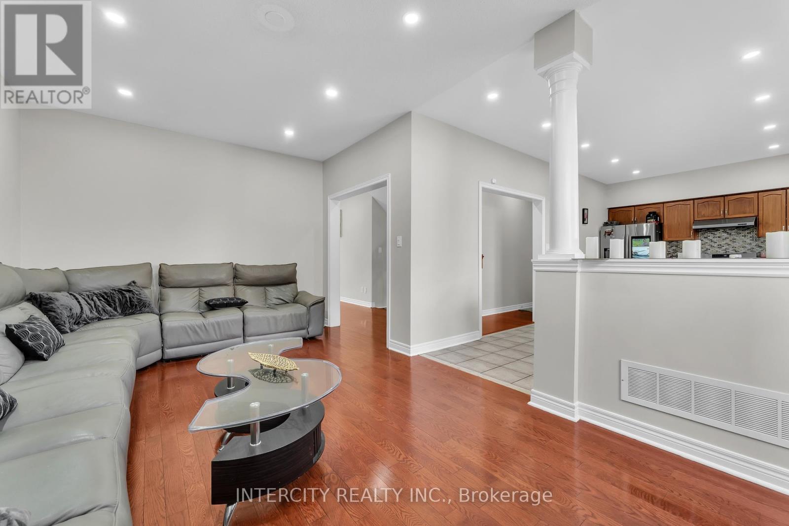 7 Pika Trail, Brampton, Ontario  L6R 2X1 - Photo 14 - W12370907