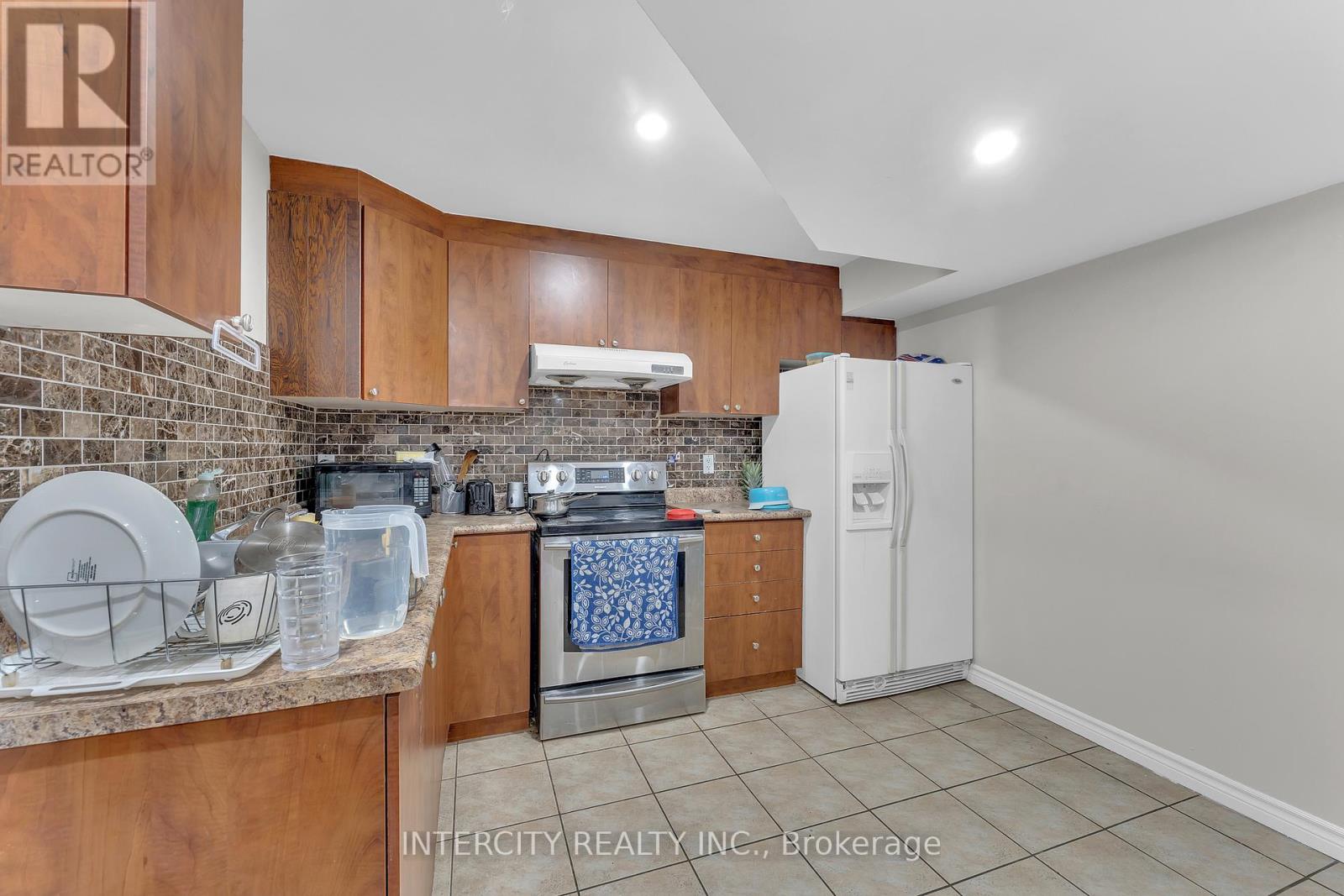 7 Pika Trail, Brampton, Ontario  L6R 2X1 - Photo 25 - W12370907