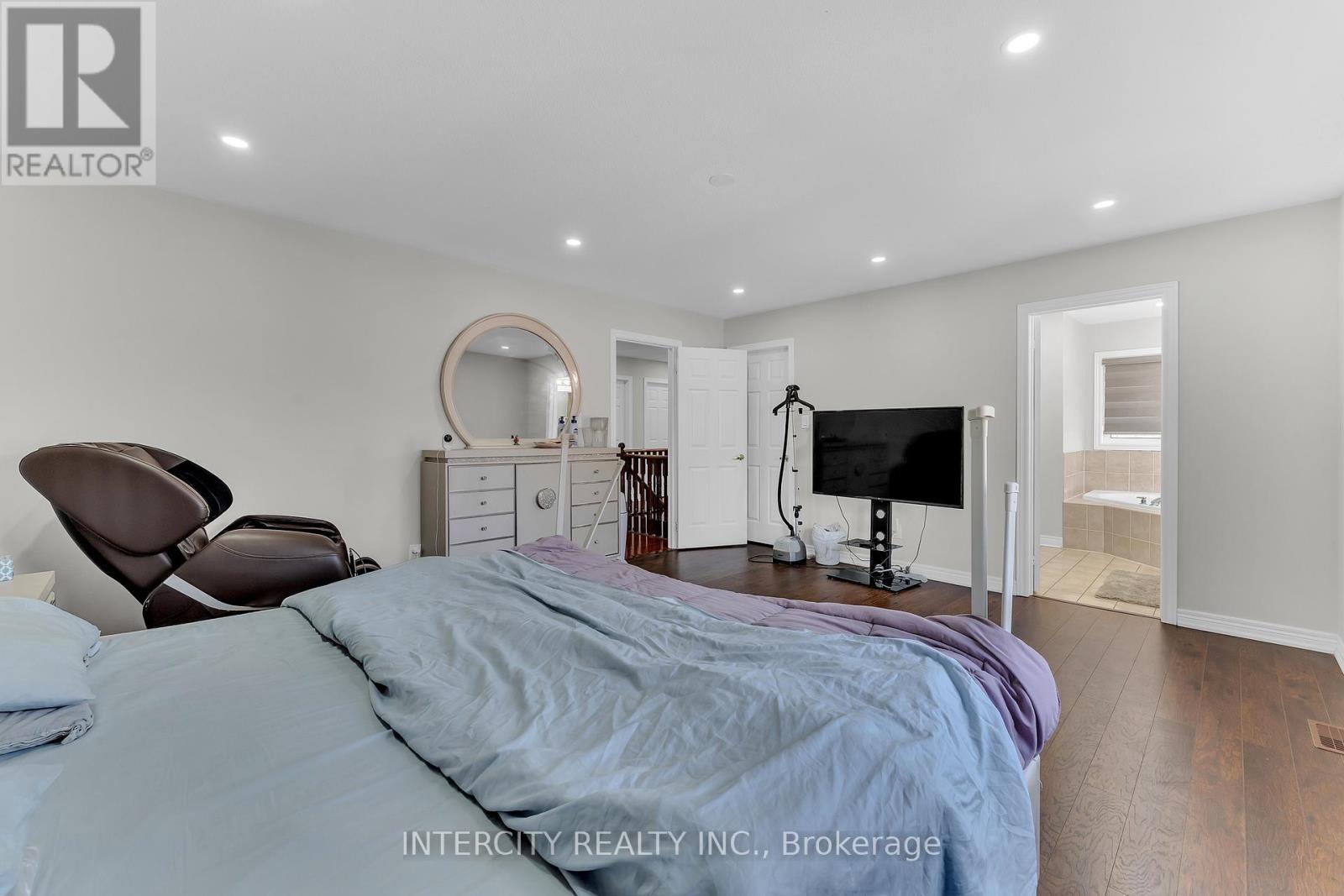 7 Pika Trail, Brampton, Ontario  L6R 2X1 - Photo 32 - W12370907