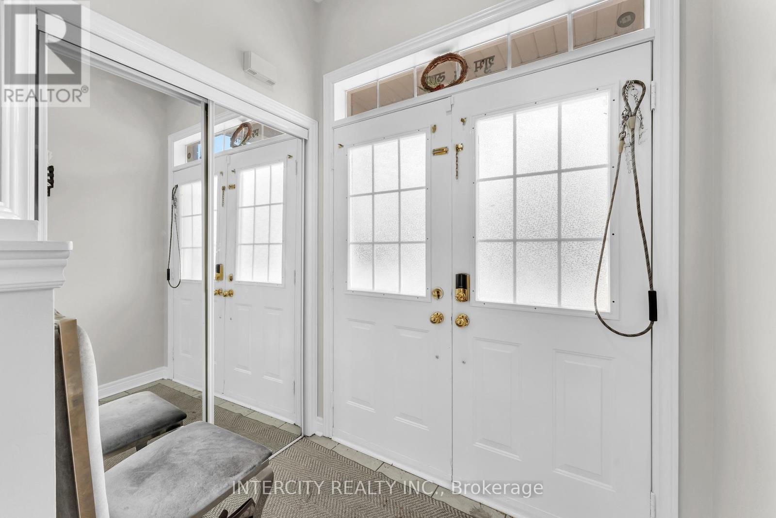 7 Pika Trail, Brampton, Ontario  L6R 2X1 - Photo 4 - W12370907