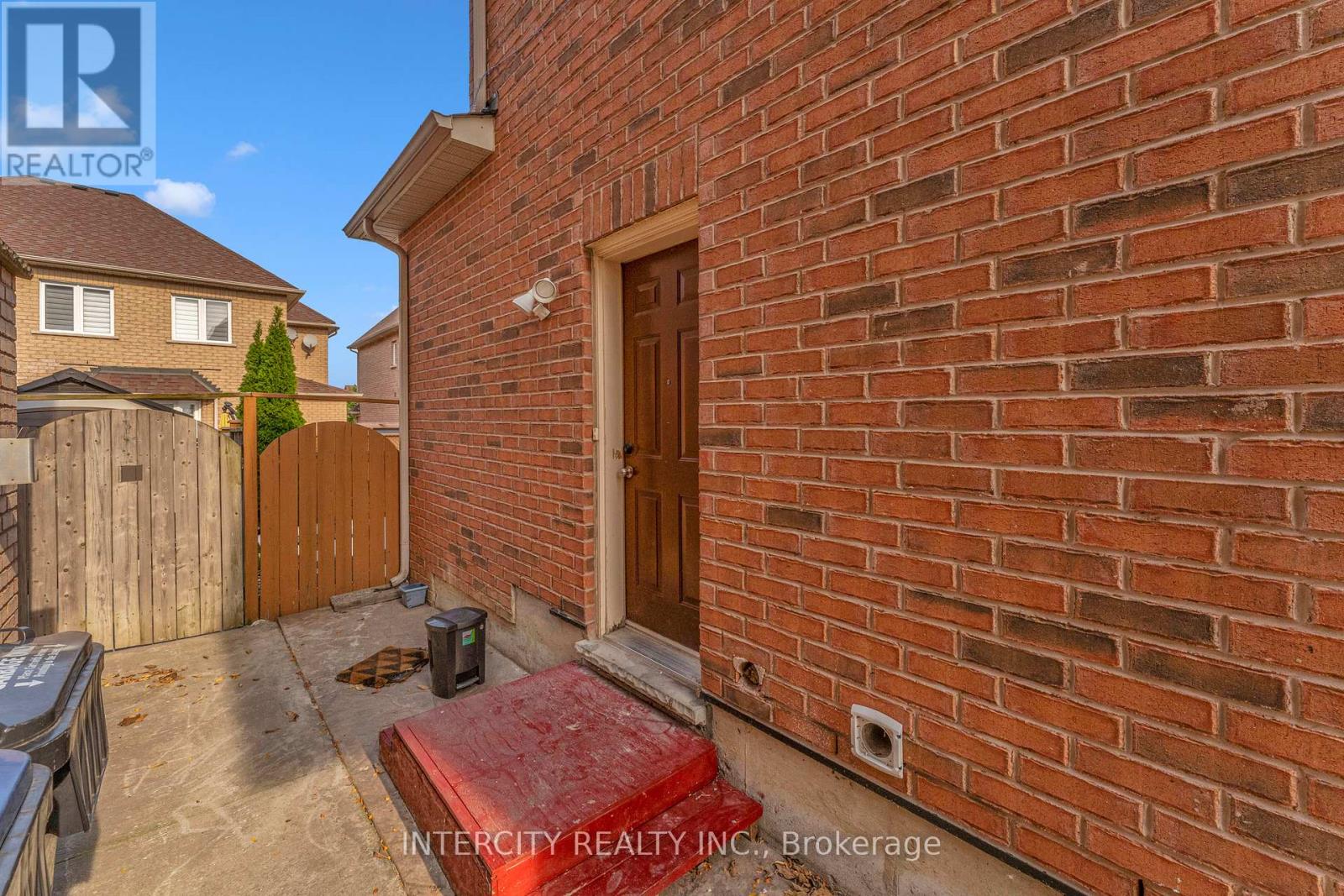7 Pika Trail, Brampton, Ontario  L6R 2X1 - Photo 43 - W12370907