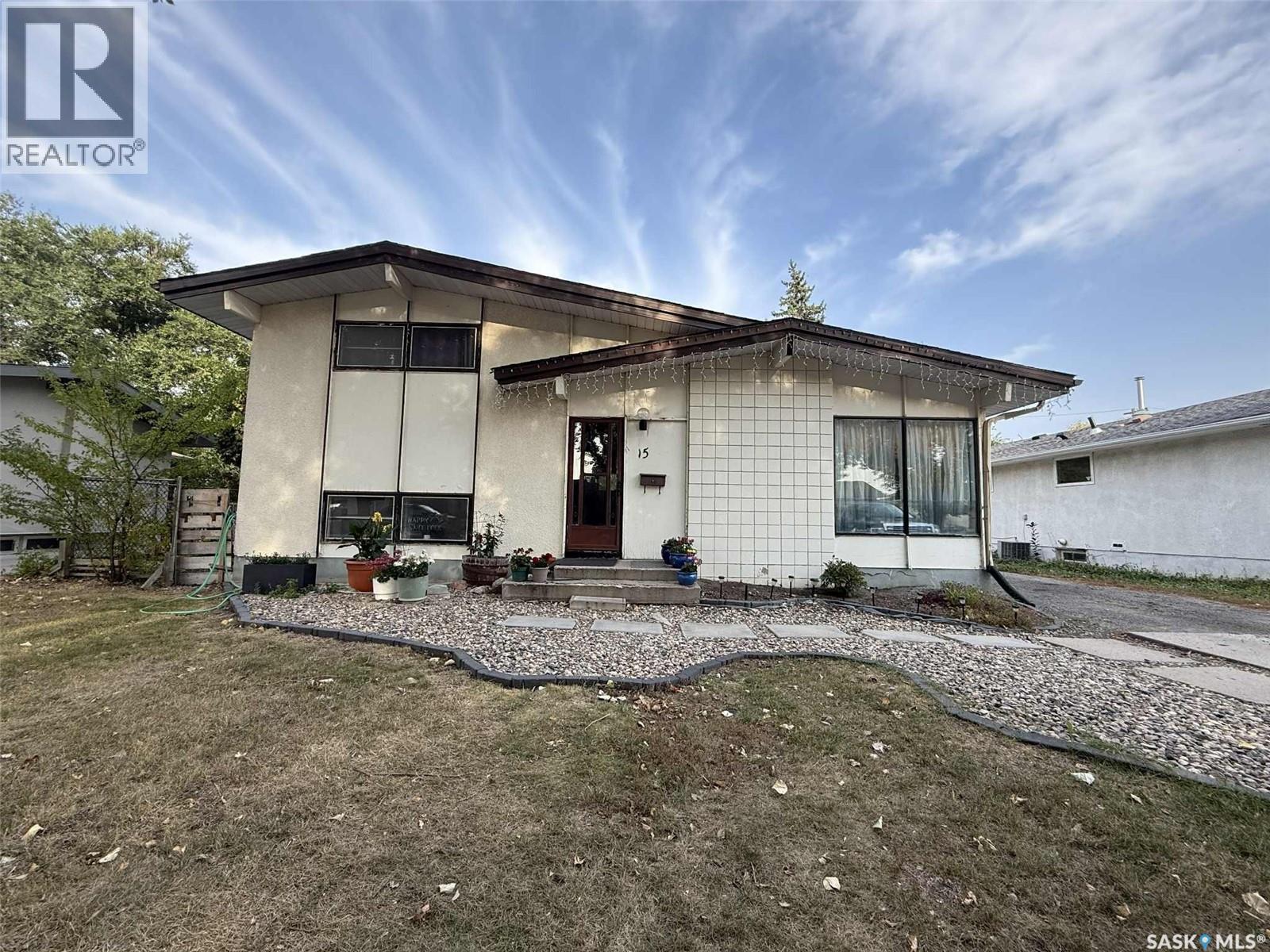 15 Richardson Crescent, Regina, Saskatchewan  S4S 4J2 - Photo 1 - SK018868