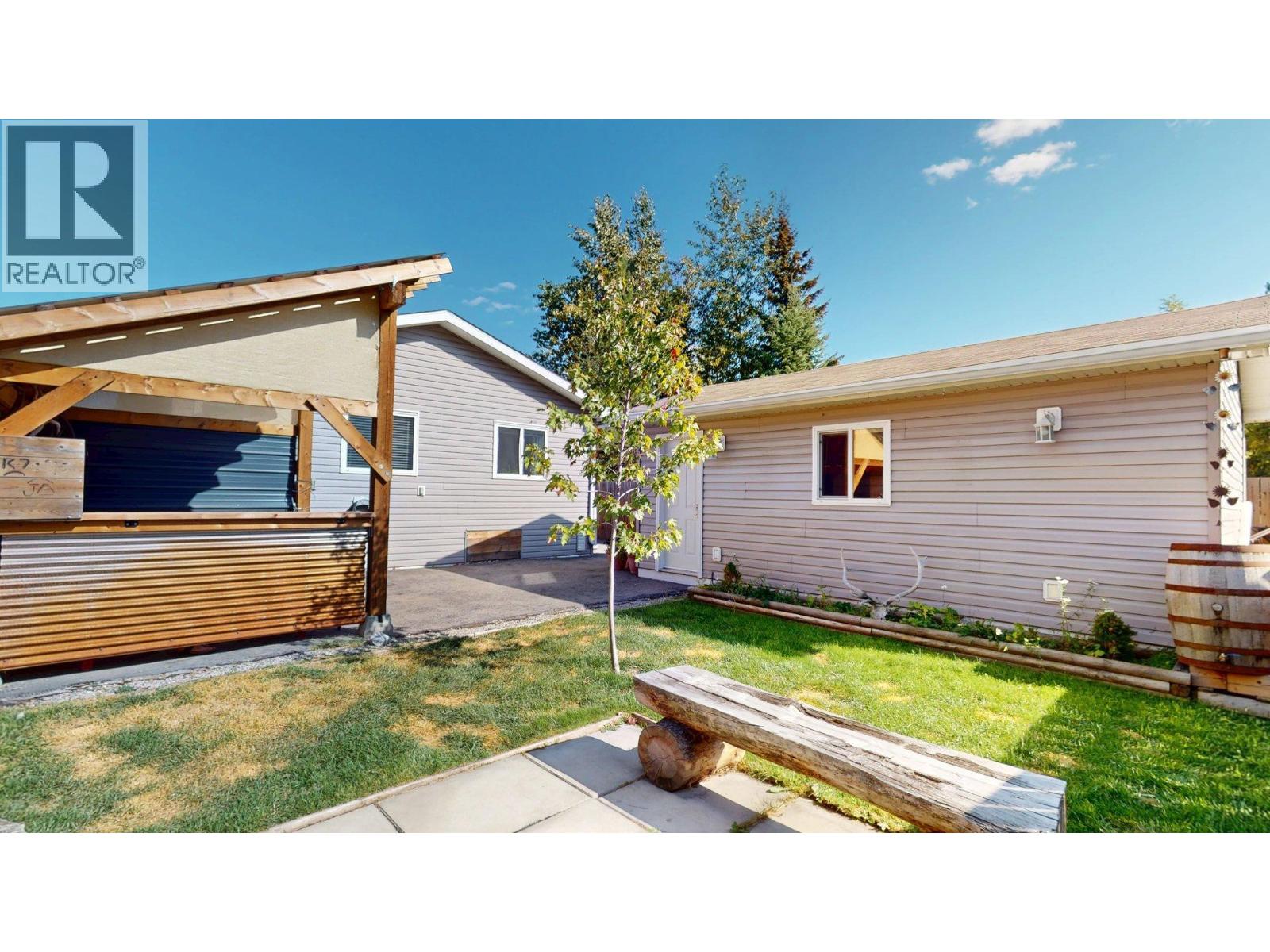 9 Deerborne Drive, Elkford, British Columbia  V0B 1H0 - Photo 39 - 10363676