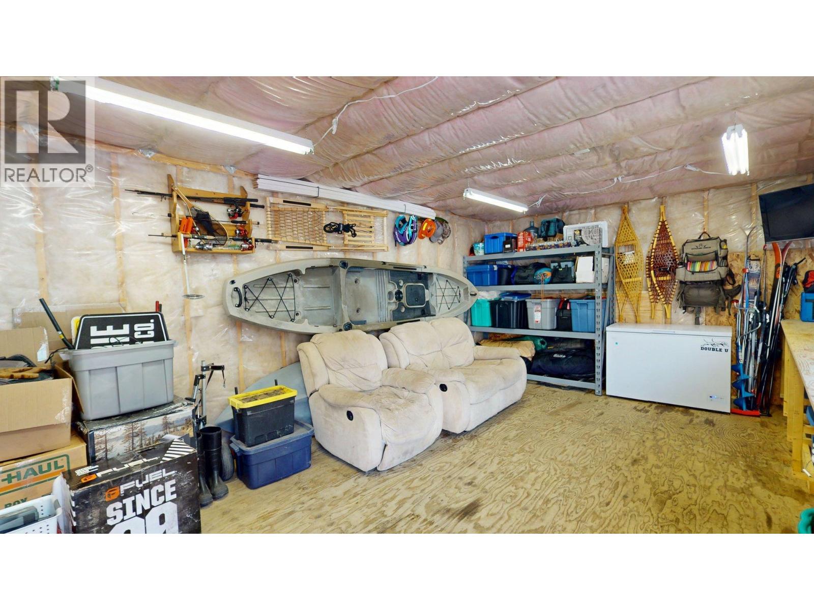 9 Deerborne Drive, Elkford, British Columbia  V0B 1H0 - Photo 41 - 10363676