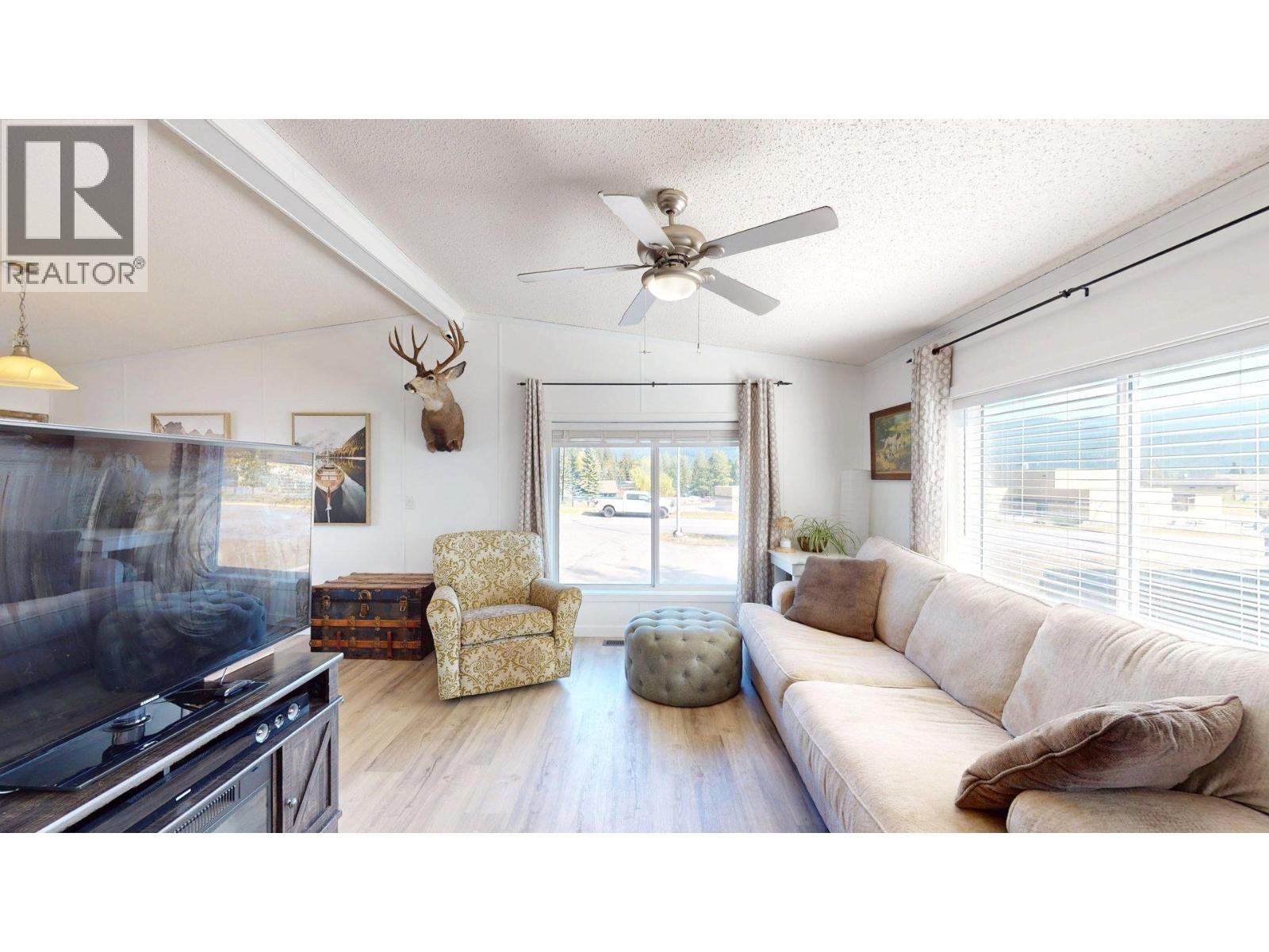 9 Deerborne Drive, Elkford, British Columbia  V0B 1H0 - Photo 5 - 10363676