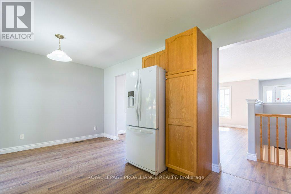 23 Sunshine Lane, Quinte West, Ontario  K8V 6X3 - Photo 11 - X12418574