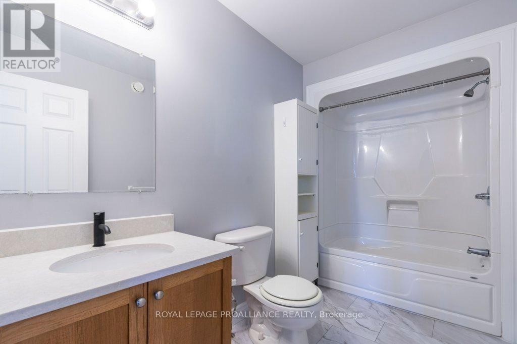 23 Sunshine Lane, Quinte West, Ontario  K8V 6X3 - Photo 19 - X12418574