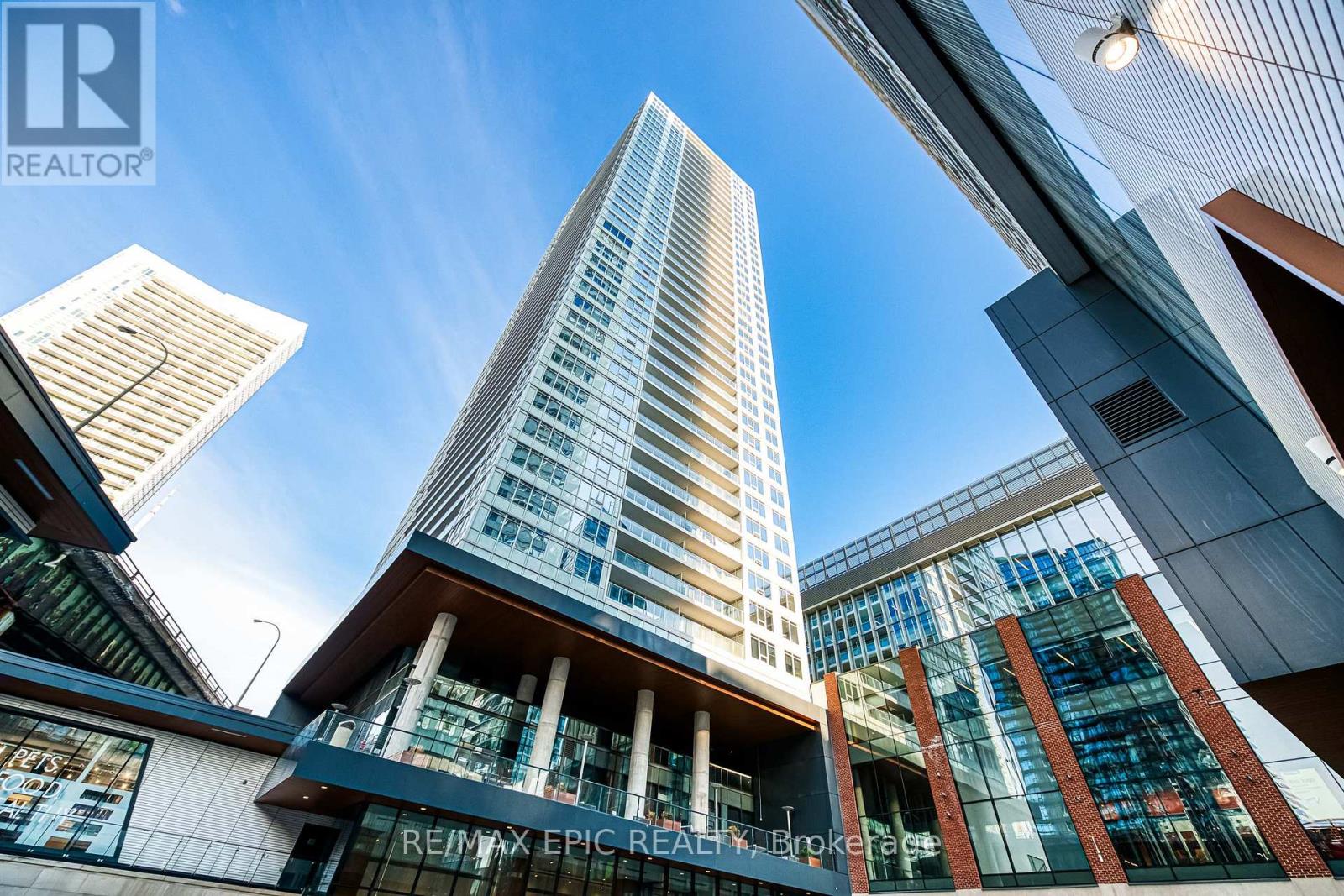 810 - 17 Bathurst Street, Toronto, Ontario  M5V 0N1 - Photo 2 - C12418352