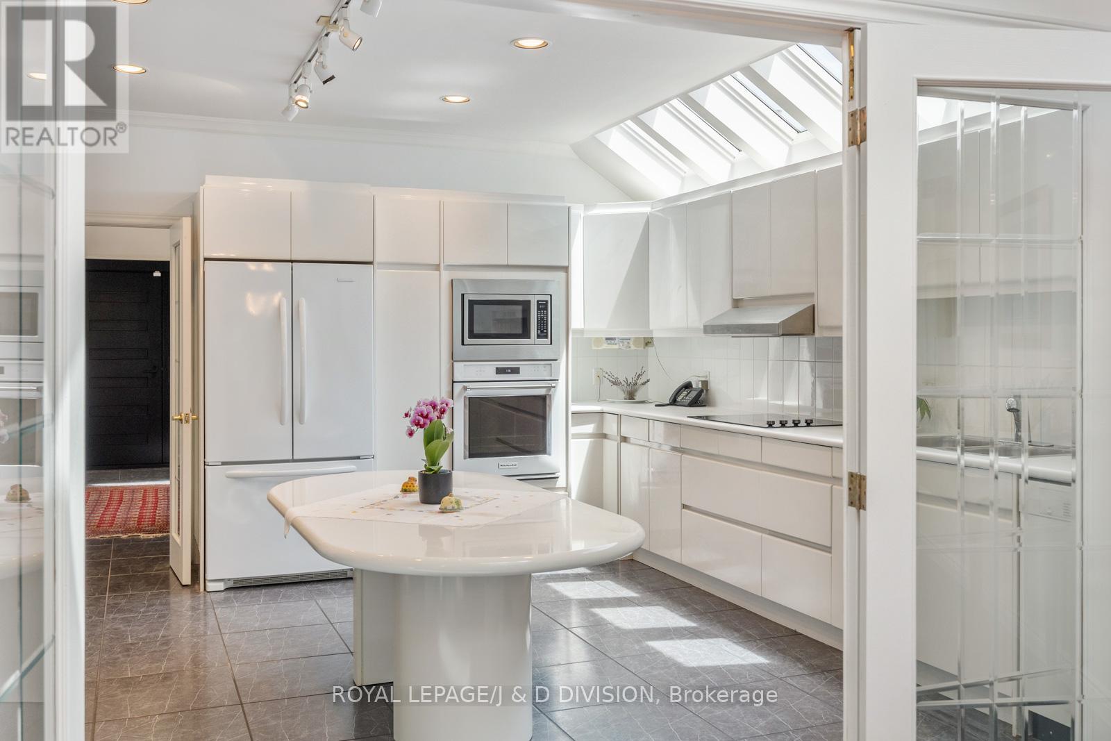 31 George Henry Boulevard, Toronto, Ontario  M2J 1E3 - Photo 12 - C12418377