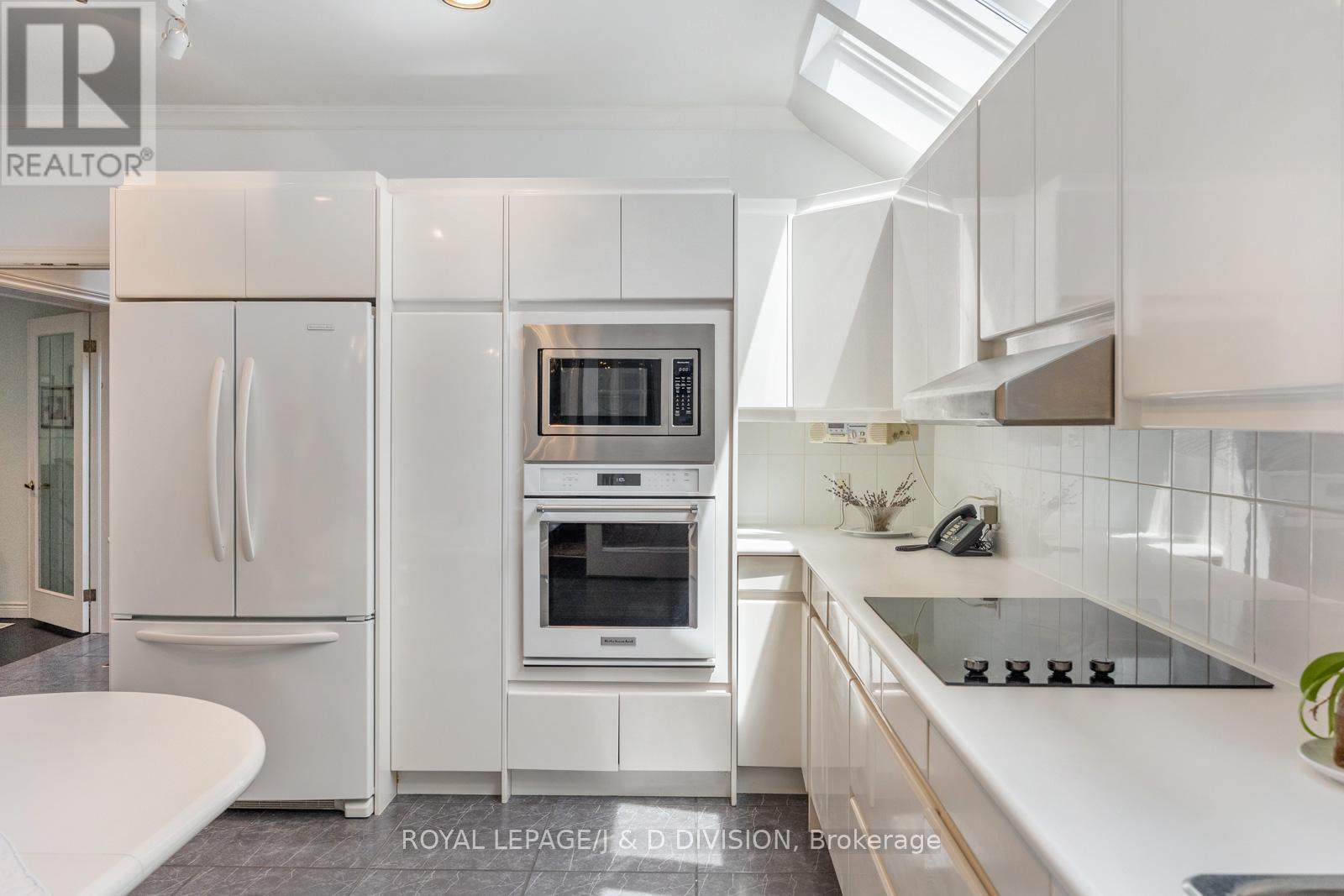 31 George Henry Boulevard, Toronto, Ontario  M2J 1E3 - Photo 9 - C12418377
