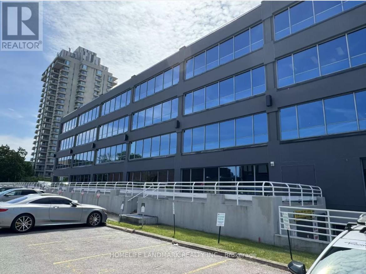 101 - 23 Lesmill Road, Toronto, Ontario  M3B 3P6 - Photo 4 - C12418395
