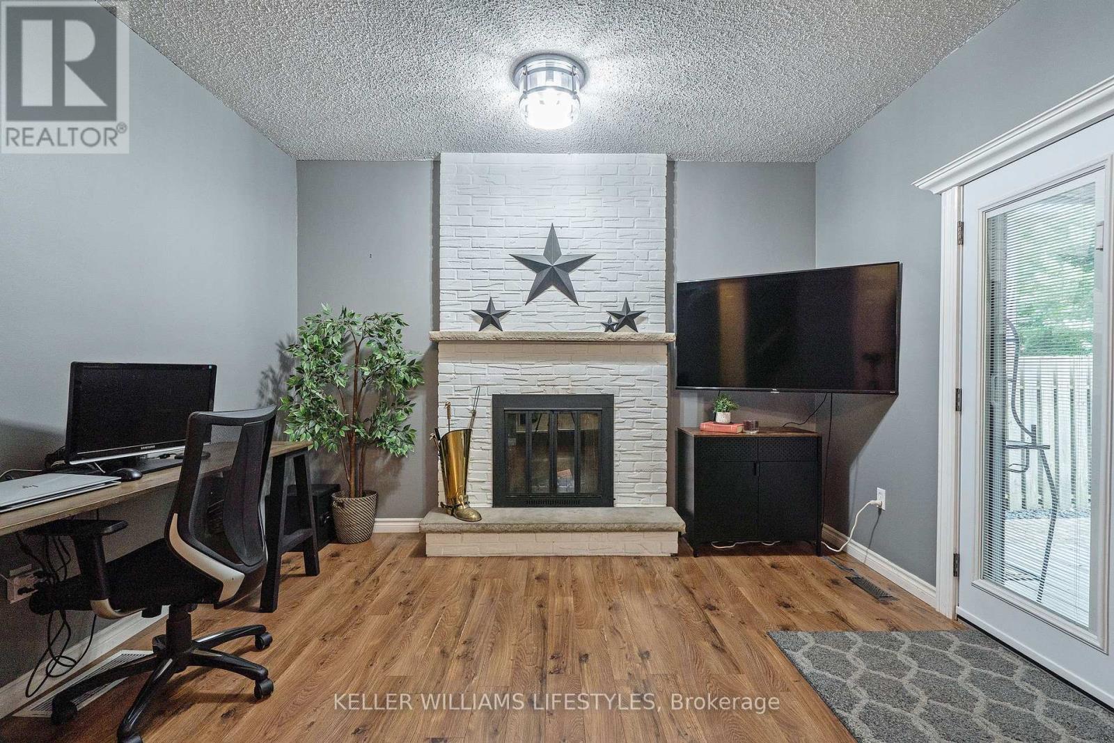 21 Beechbank Crescent, London South, Ontario  N6E 2N9 - Photo 14 - X12418438