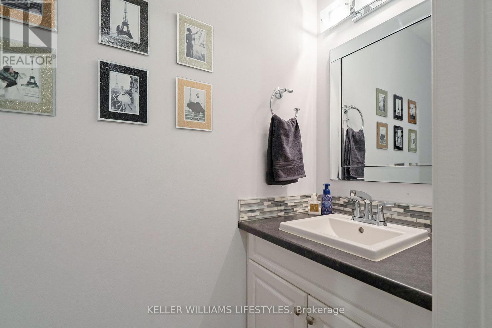 21 Beechbank Crescent, London South, Ontario  N6E 2N9 - Photo 17 - X12418438