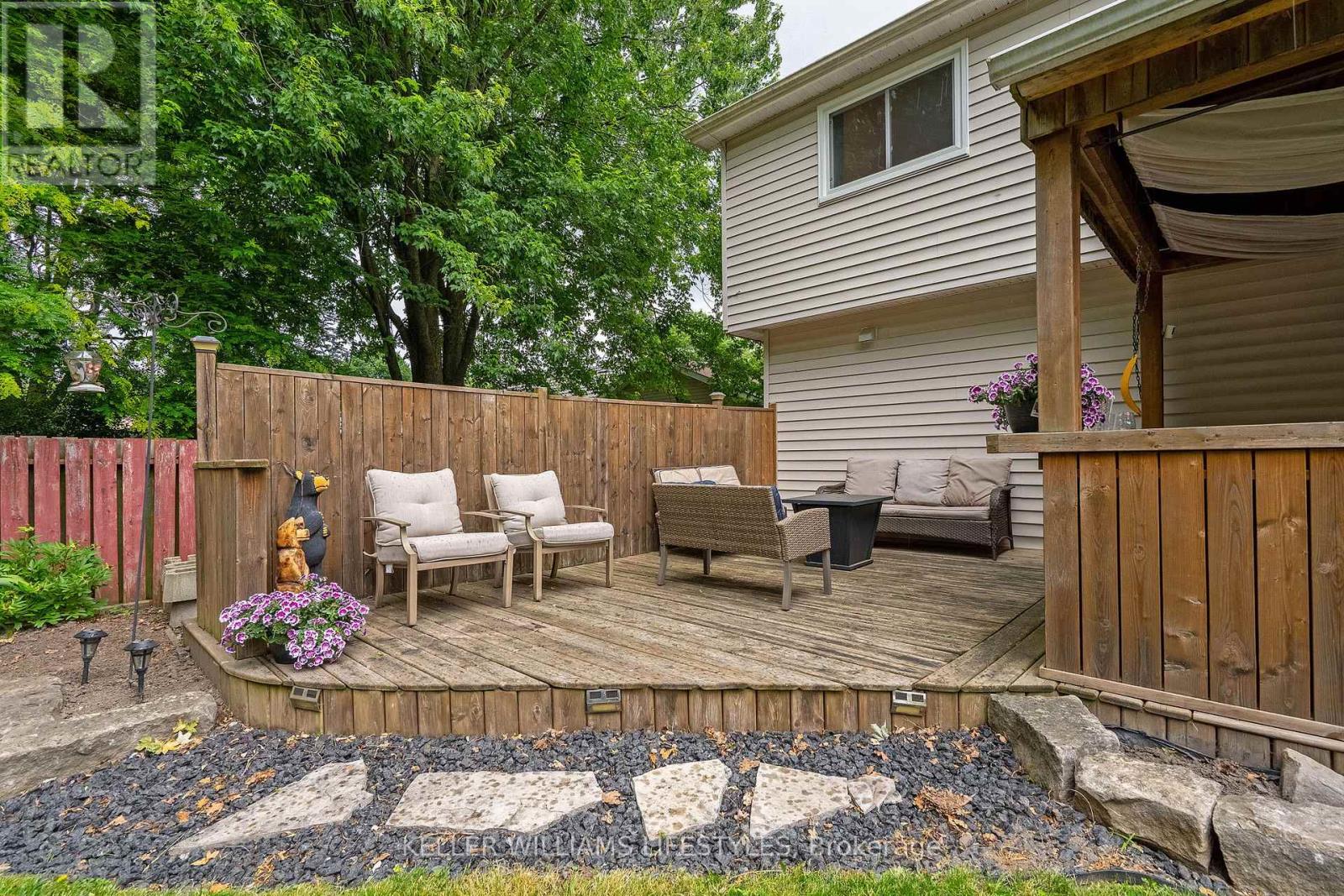 21 Beechbank Crescent, London South, Ontario  N6E 2N9 - Photo 38 - X12418438