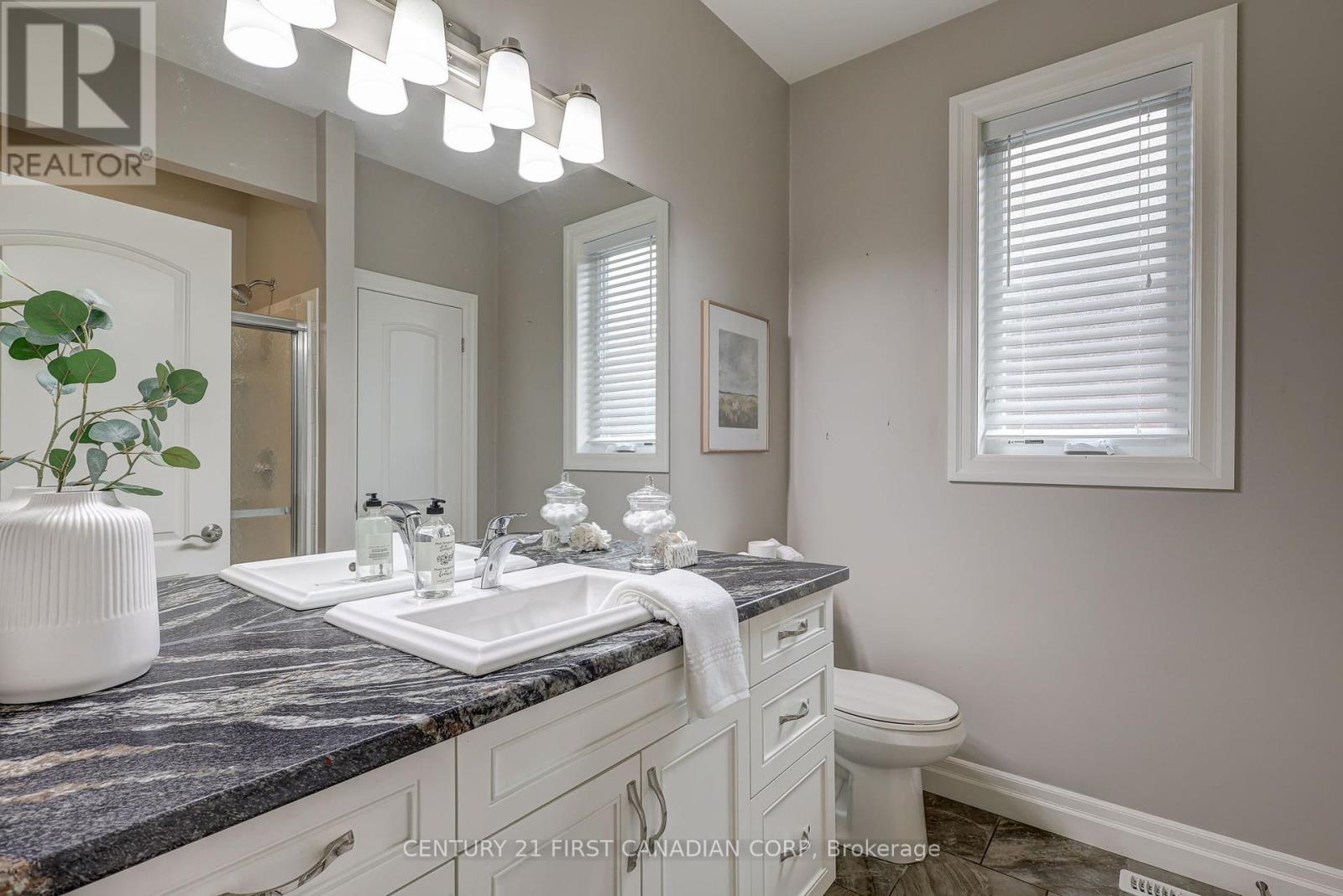 696 Bennett Crescent, Strathroy-Caradoc, Ontario  N0L 1W0 - Photo 13 - X12418481