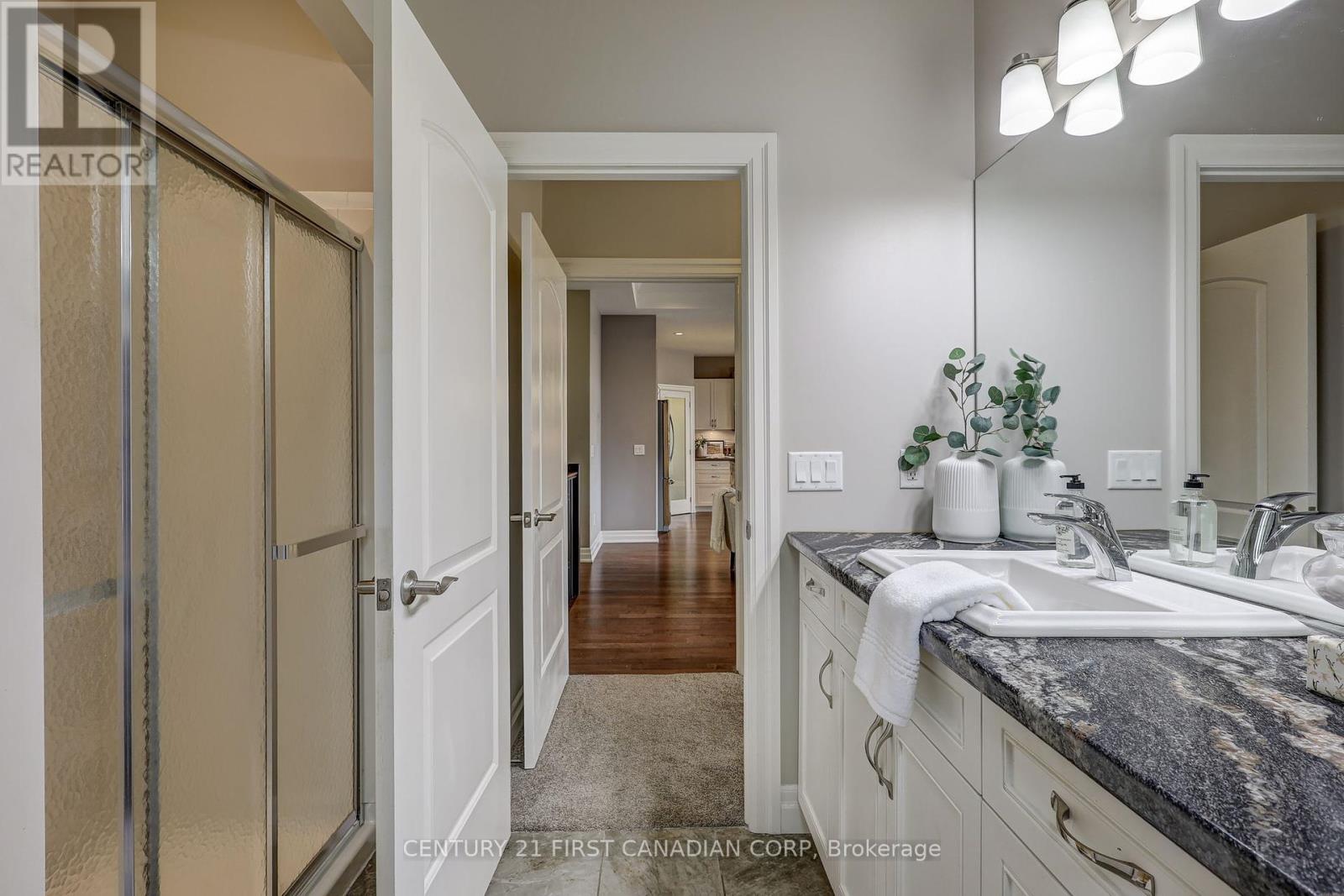 696 Bennett Crescent, Strathroy-Caradoc, Ontario  N0L 1W0 - Photo 14 - X12418481