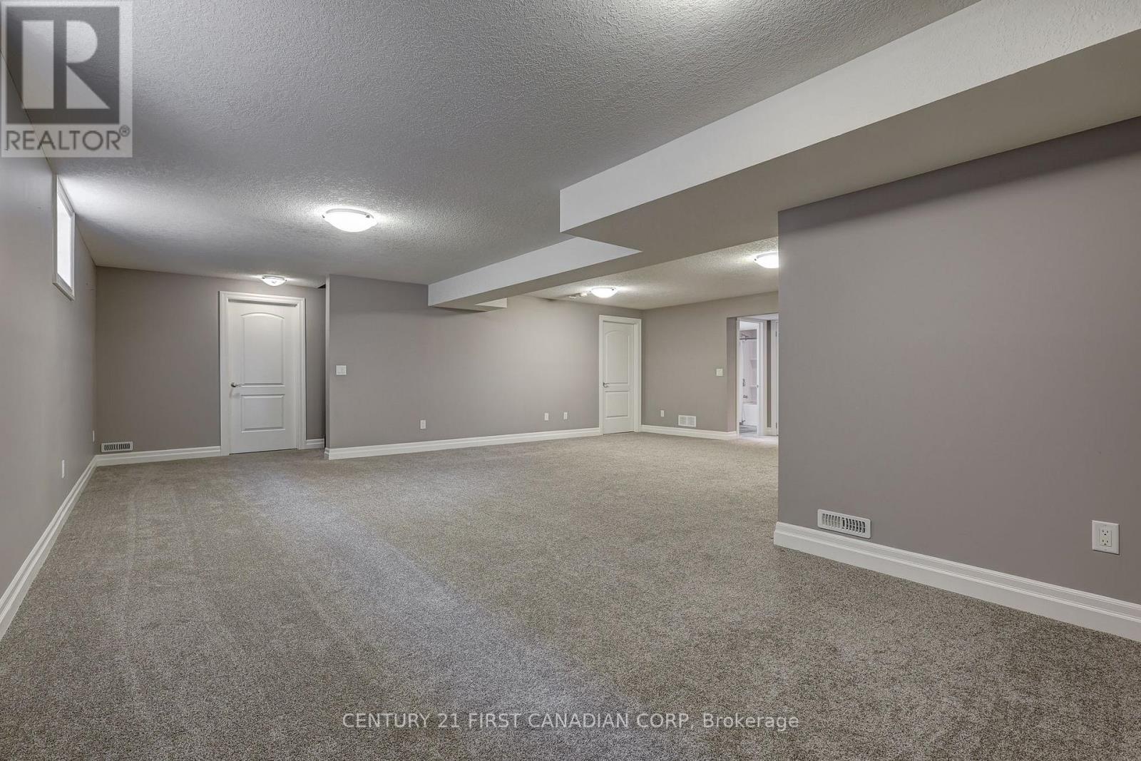 696 Bennett Crescent, Strathroy-Caradoc, Ontario  N0L 1W0 - Photo 36 - X12418481