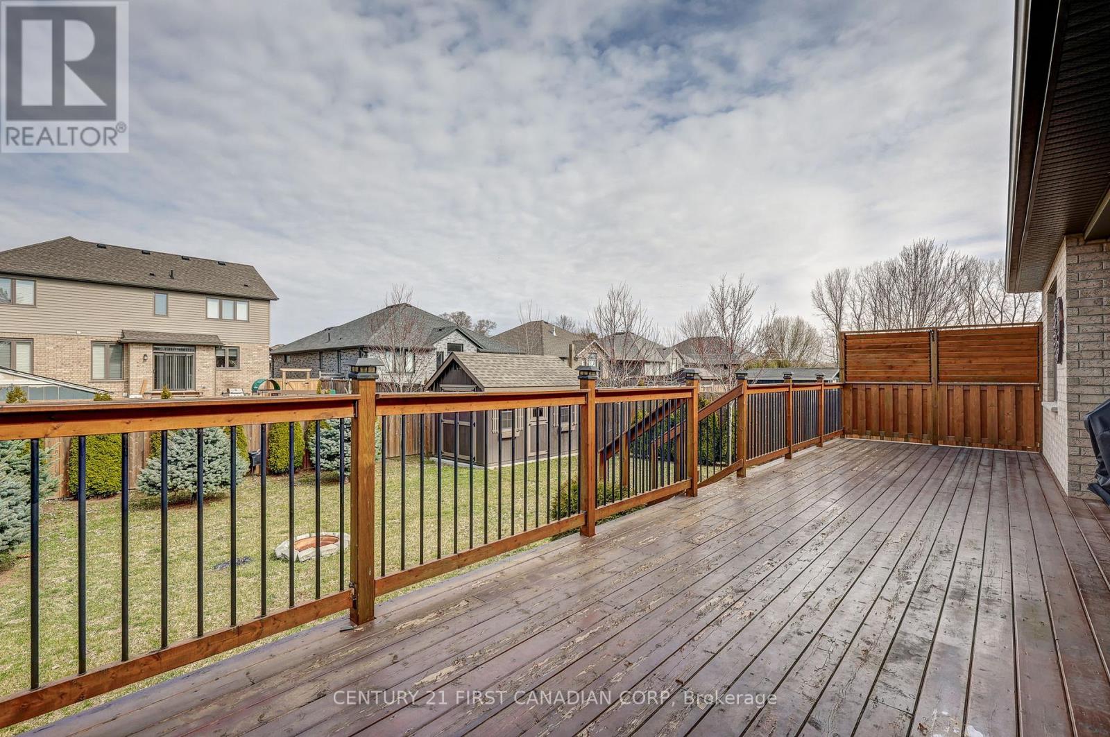 696 Bennett Crescent, Strathroy-Caradoc, Ontario  N0L 1W0 - Photo 44 - X12418481