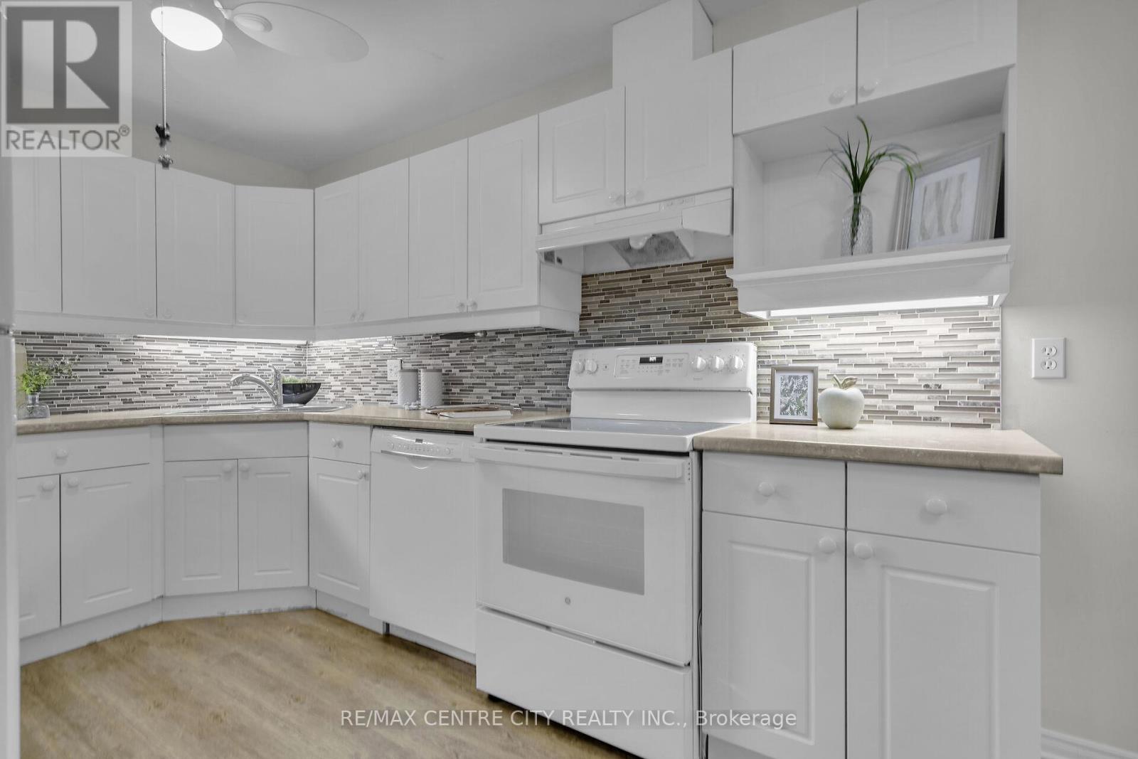 25 - 875 Thistledown Way, London North, Ontario  N6G 5G5 - Photo 8 - X12418546