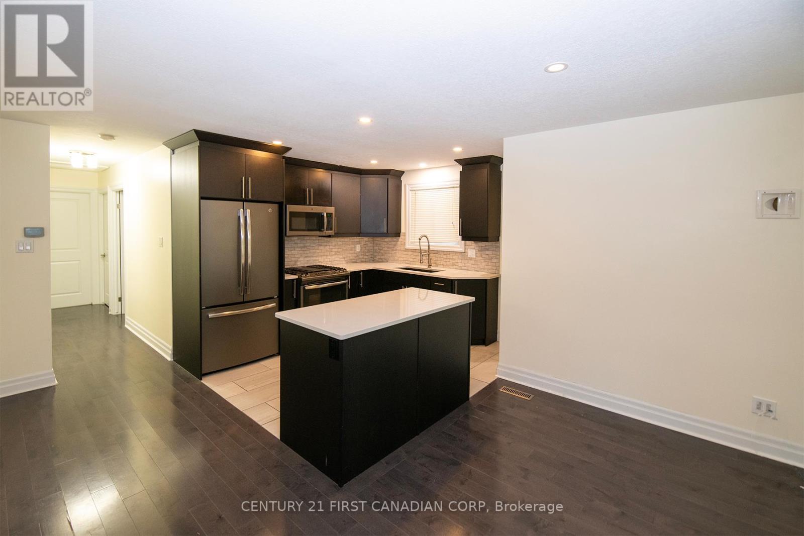 9 Tilipe Road, London East, Ontario  N5Z 2X3 - Photo 11 - X12418606