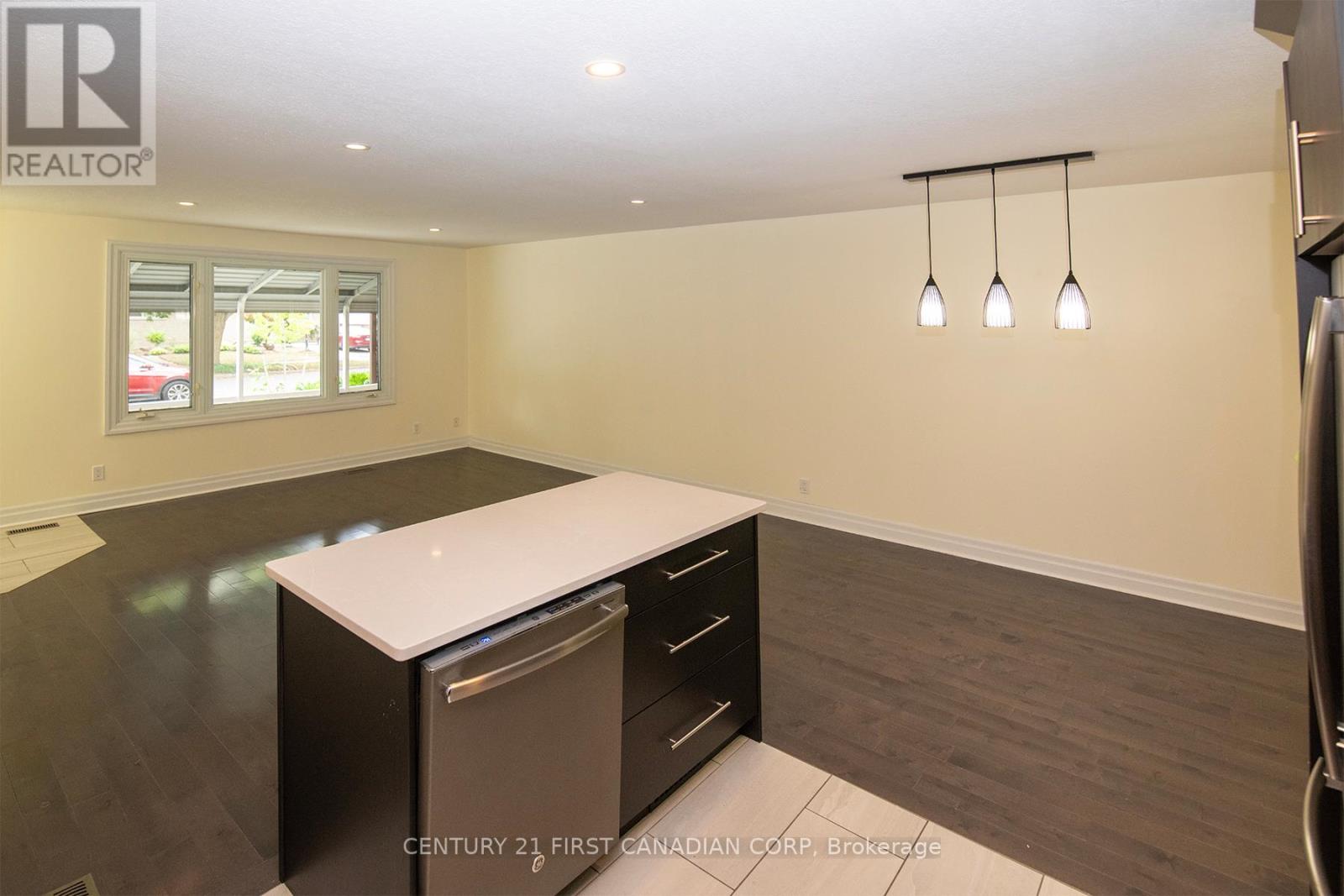 9 Tilipe Road, London East, Ontario  N5Z 2X3 - Photo 15 - X12418606