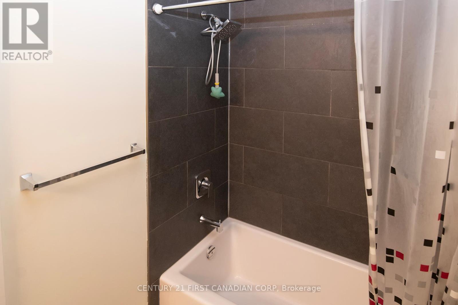 9 Tilipe Road, London East, Ontario  N5Z 2X3 - Photo 20 - X12418606