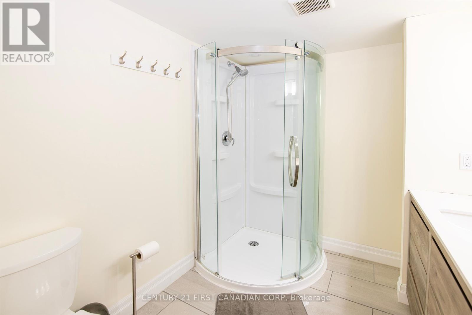 9 Tilipe Road, London East, Ontario  N5Z 2X3 - Photo 31 - X12418606