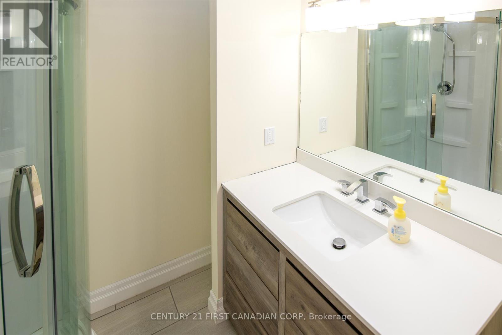 9 Tilipe Road, London East, Ontario  N5Z 2X3 - Photo 32 - X12418606