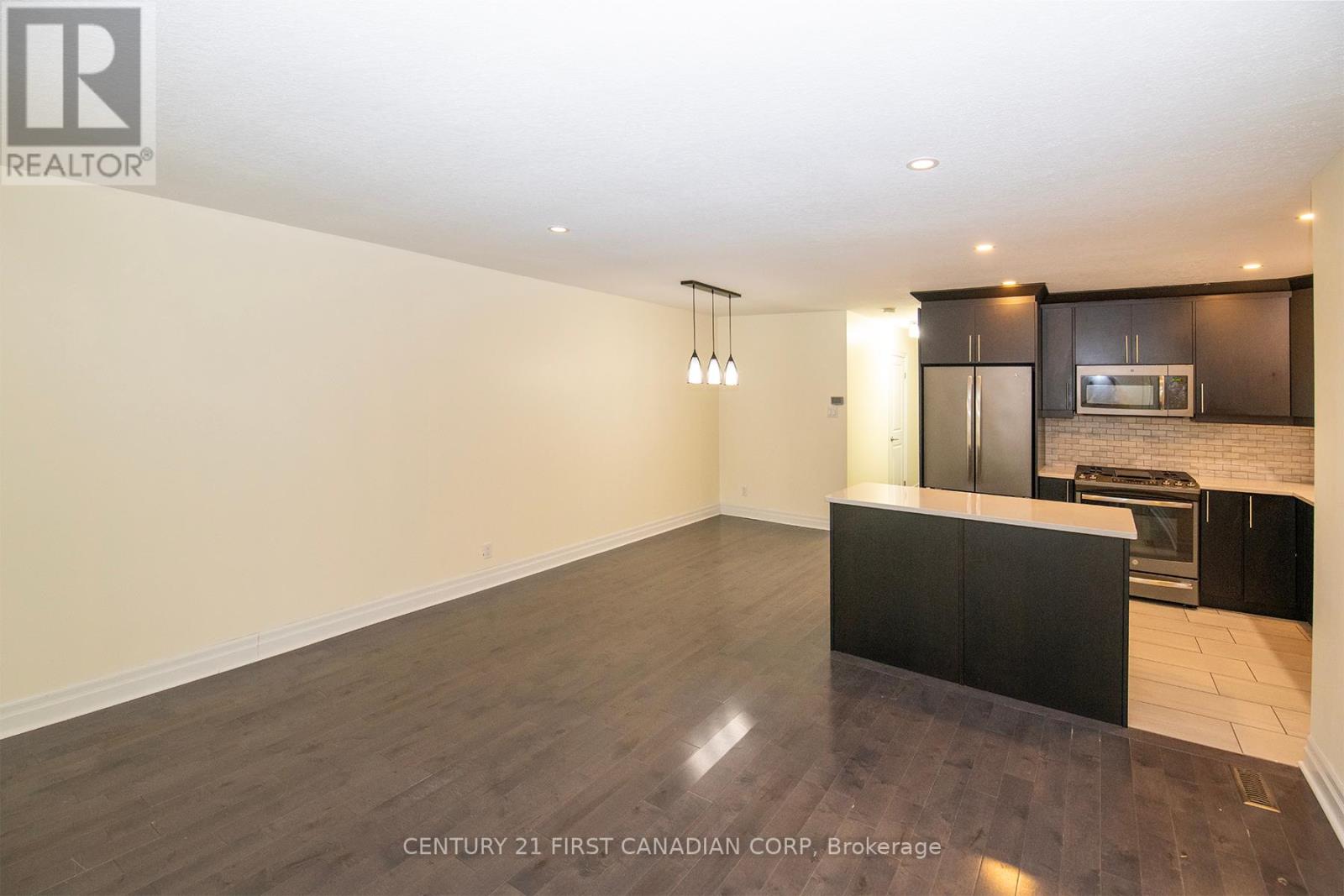 9 Tilipe Road, London East, Ontario  N5Z 2X3 - Photo 8 - X12418606