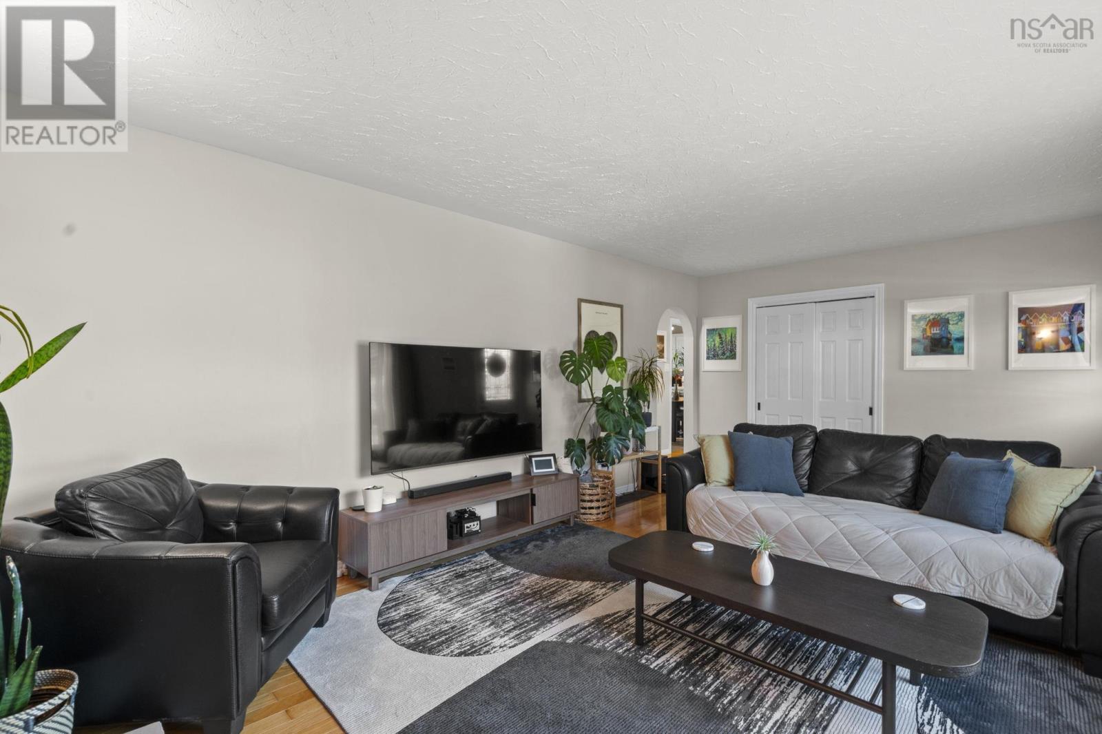 Property at 62 Maplewood Drive image 4