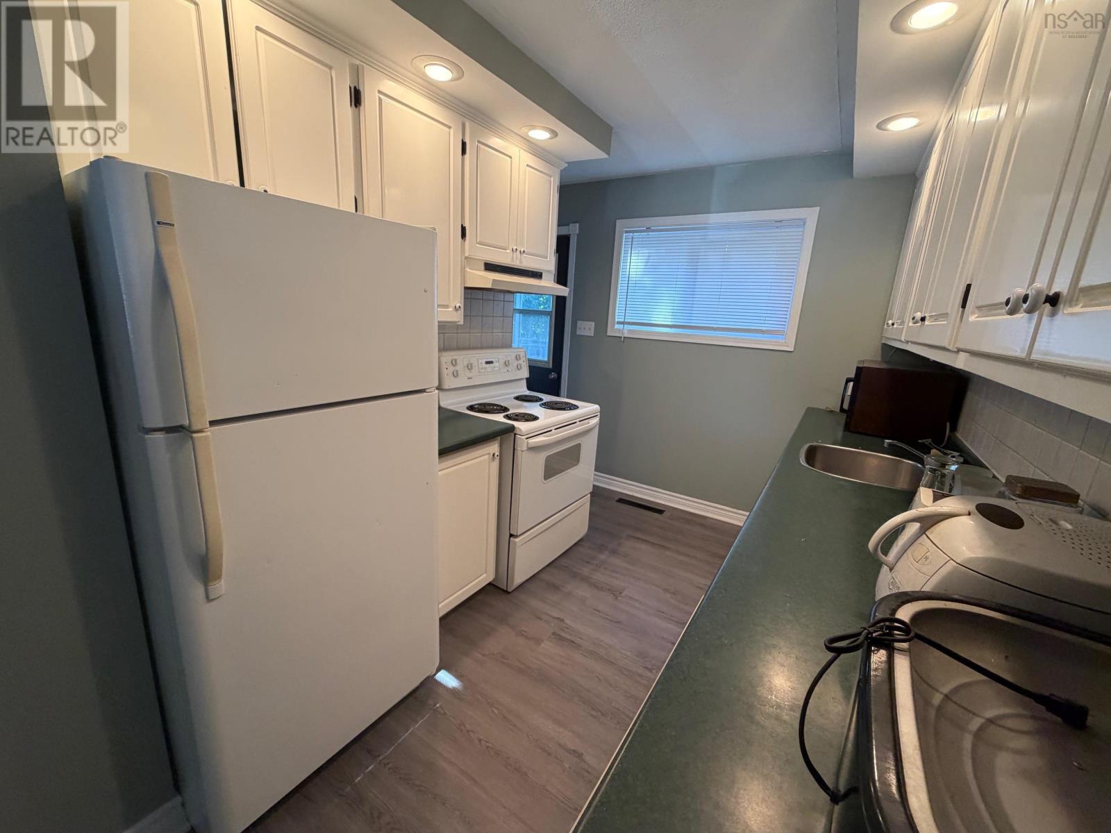 24 Highland Street, Sydney, Nova Scotia  B1P 4H9 - Photo 15 - 202523944