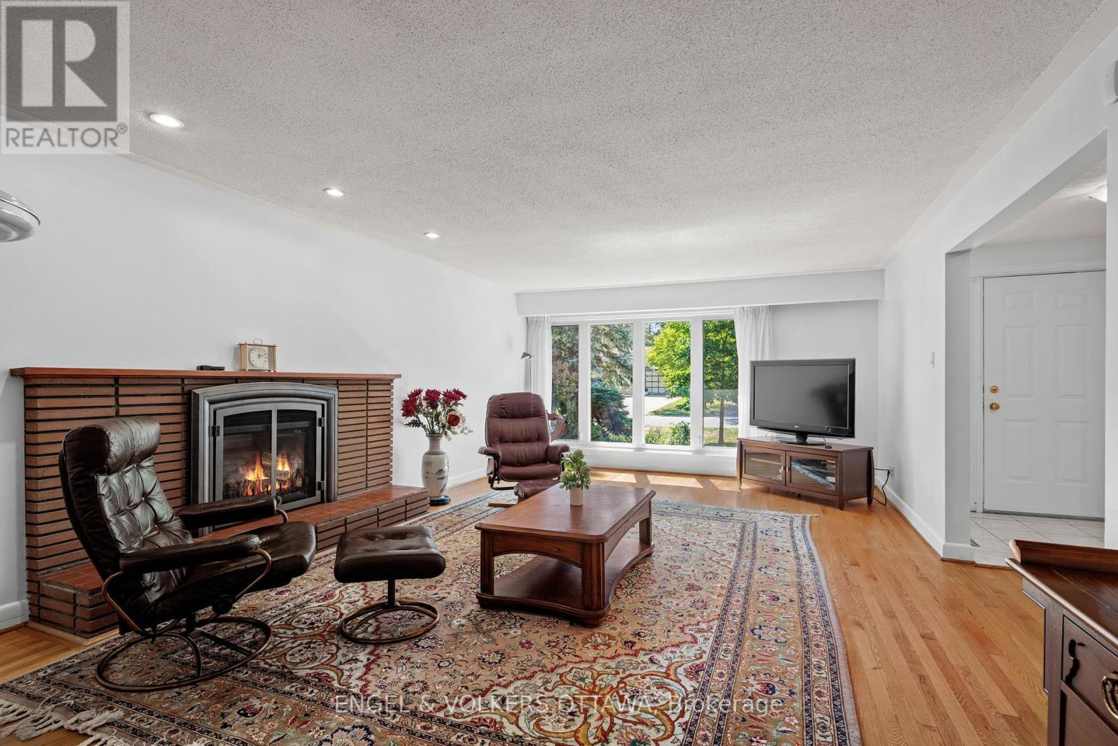 337 Mountbatten Avenue, Ottawa, Ontario  K1H 5W2 - Photo 3 - X12418422