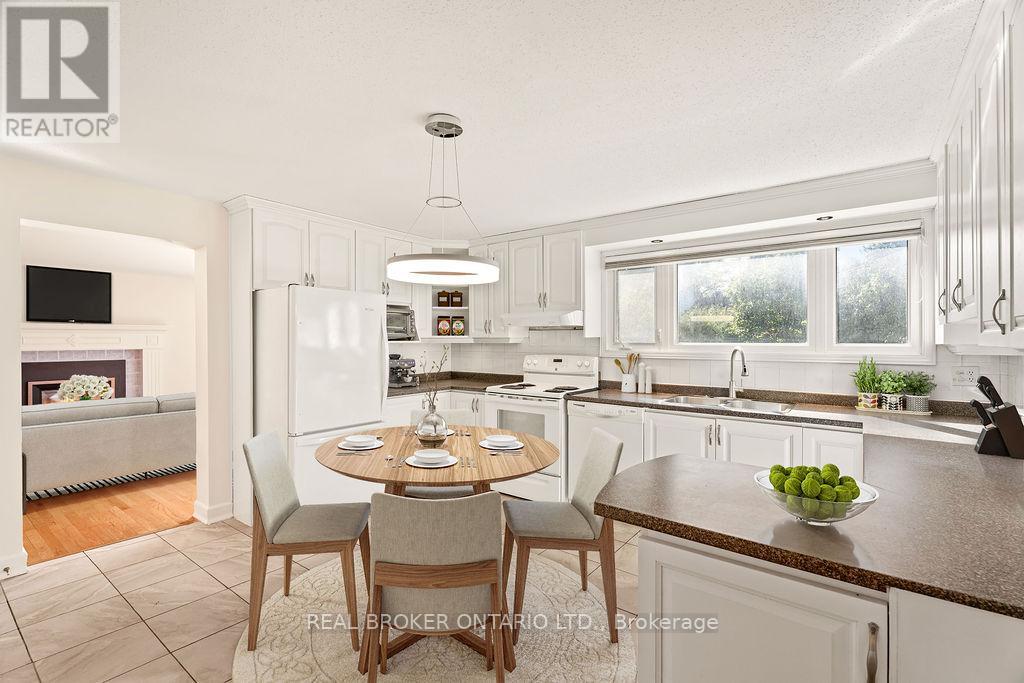 99 Queensline Drive, Ottawa, Ontario  K2H 7J6 - Photo 11 - X12418523